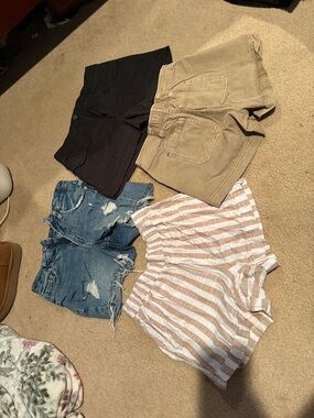 EUC Mixed old navy lot shorts - Black, Khaki, Denim, Striped Linen sz XS/2